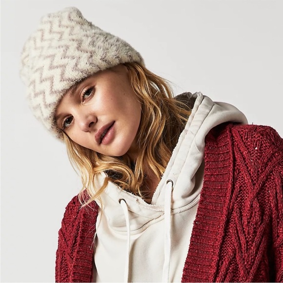 NWT Free People Ziggy Fuzzy Beanie - Picture 3 of 4